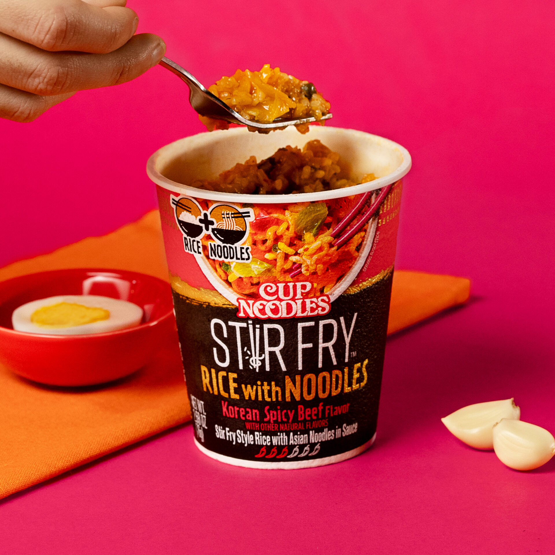 Cup Noodles Stir Fry Rice with Noodles General Tso's Chicken - Nissin Food